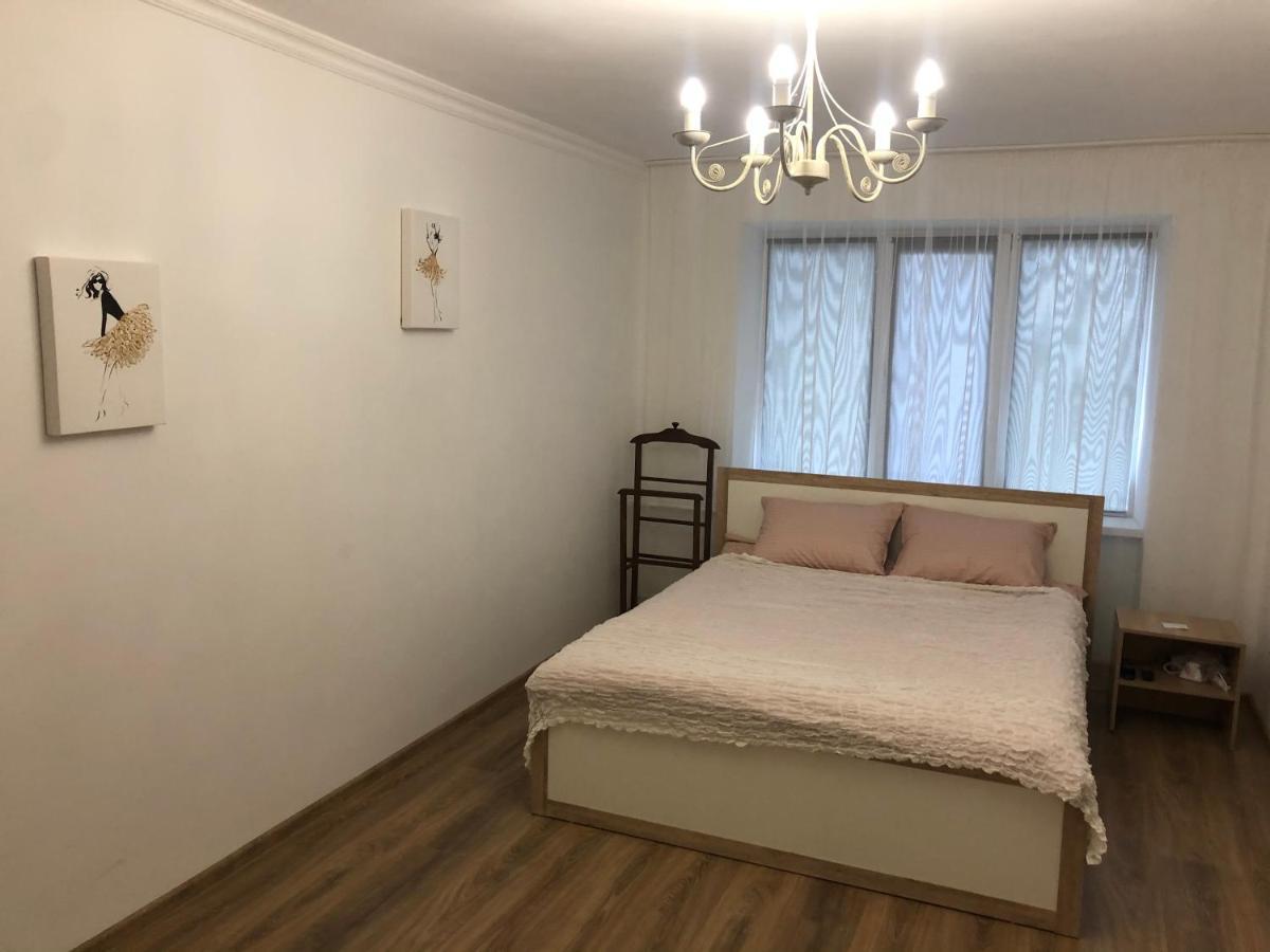Квартира Подобово Однокімнатна 루치크 외부 사진